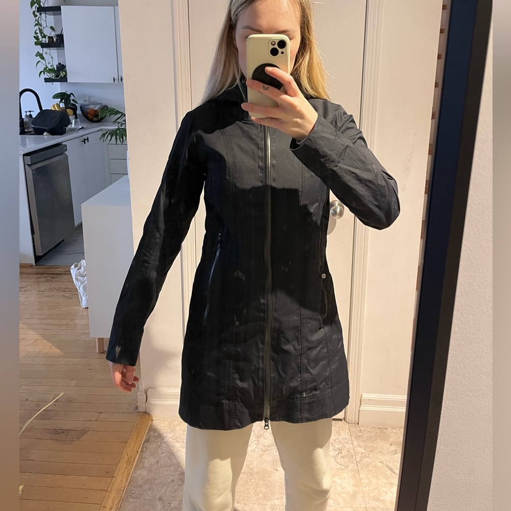 lululemon rain jacket - Picture 2 of 6